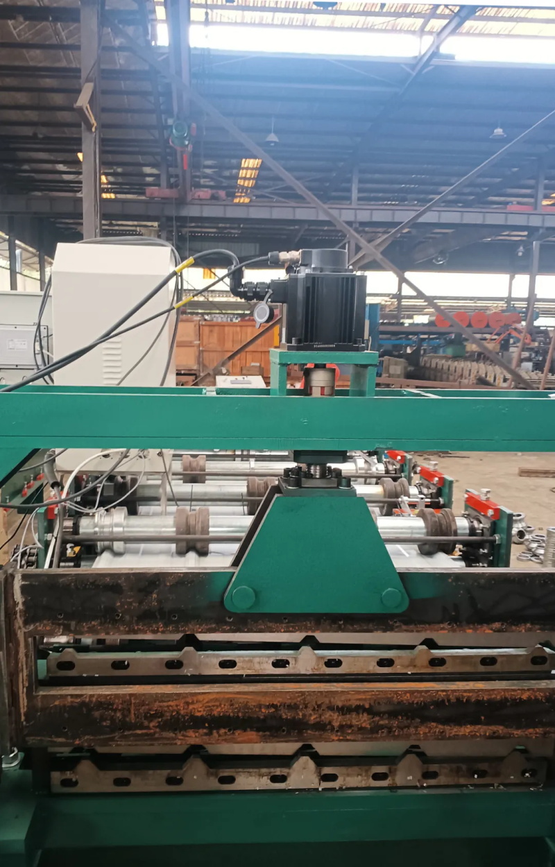 ESS180系列伺服在彩鋼瓦機上的應用3.jpg ESS180系列伺服在彩鋼瓦機上的應用3.jpg